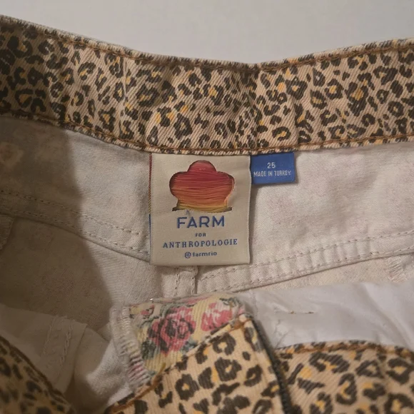 Anthropologie FARM Rio patchwork denim floral shorts. Size 25 - Picture 3 of 3